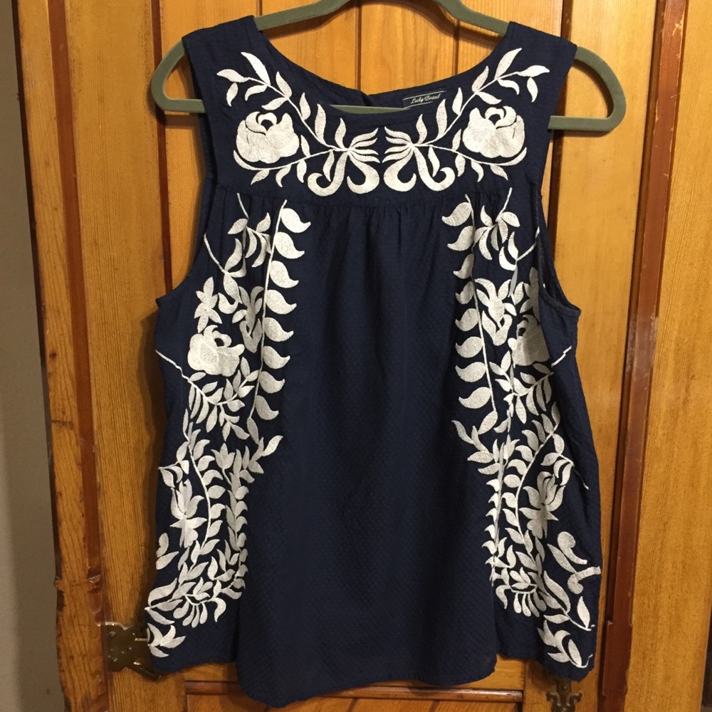 Lucky Brand Navy top white embroidered flowers.